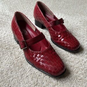 Drew | Woven Leather Rounded Square Toe Mary Jane Low Heels in Red | Size 6.5